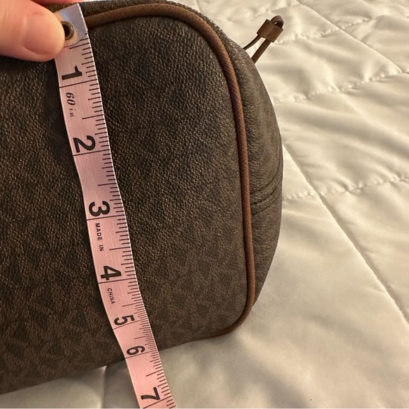 Michael Kors Signature Large Tote Brown Monogram MK Shoulder Bag Purse - Picture 6 of 10